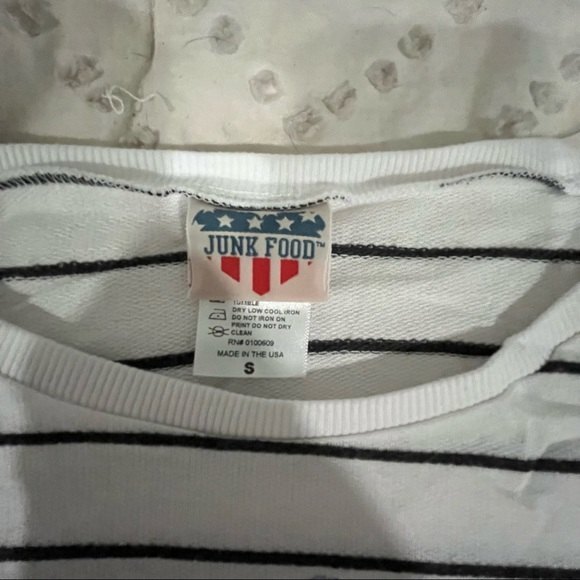 Junk Food Clothing Batman N/Y White Striped Cropped Long Sleeve Top - Picture 4 of 7